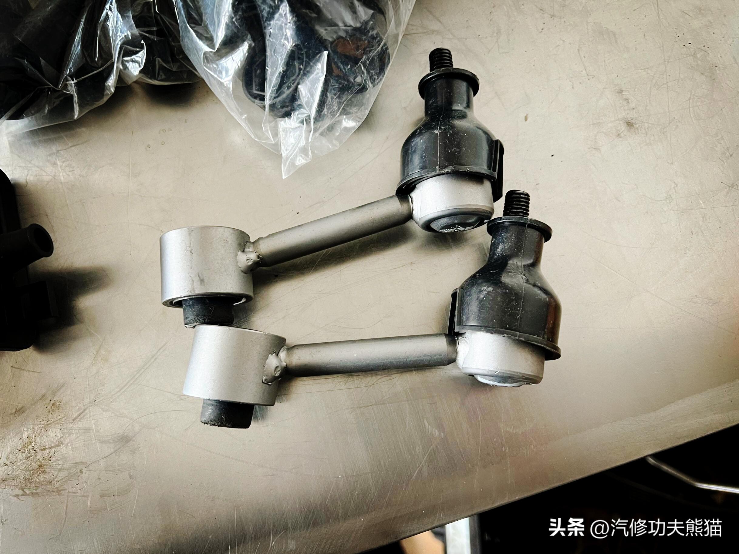 父亲老车翻新修复,父亲去世留下了的车去翻新