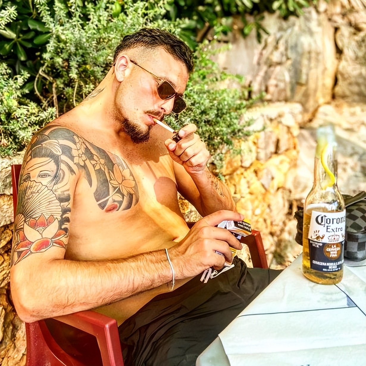 「月鸿一哥体育资讯」足球人生，意大利球员投身成人行业