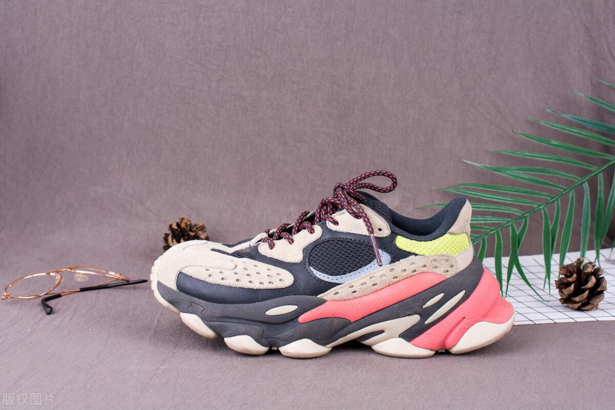 运动鞋男款一般多重,男生运动鞋潮流百搭