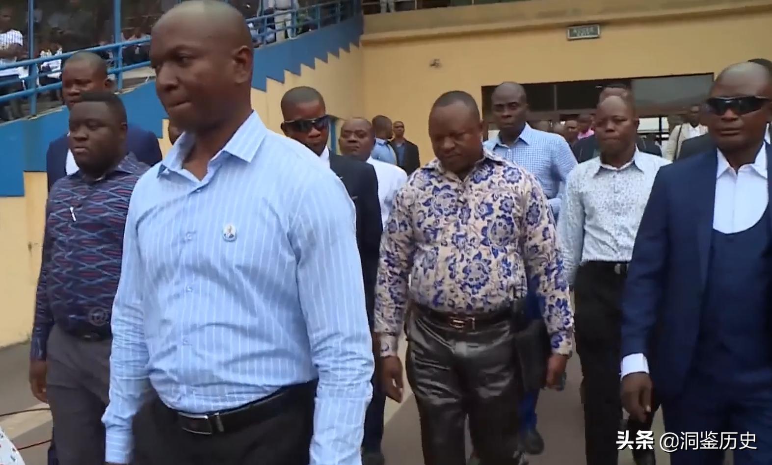 2018年非洲“先知”卖万能神药，用柠檬水兑汽油，一年狂捞1000万