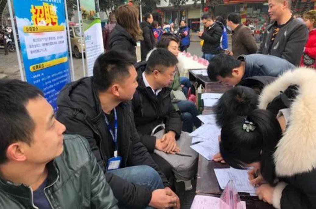 招工50-60岁急招物流装卸工,好的货运装卸工招聘信息