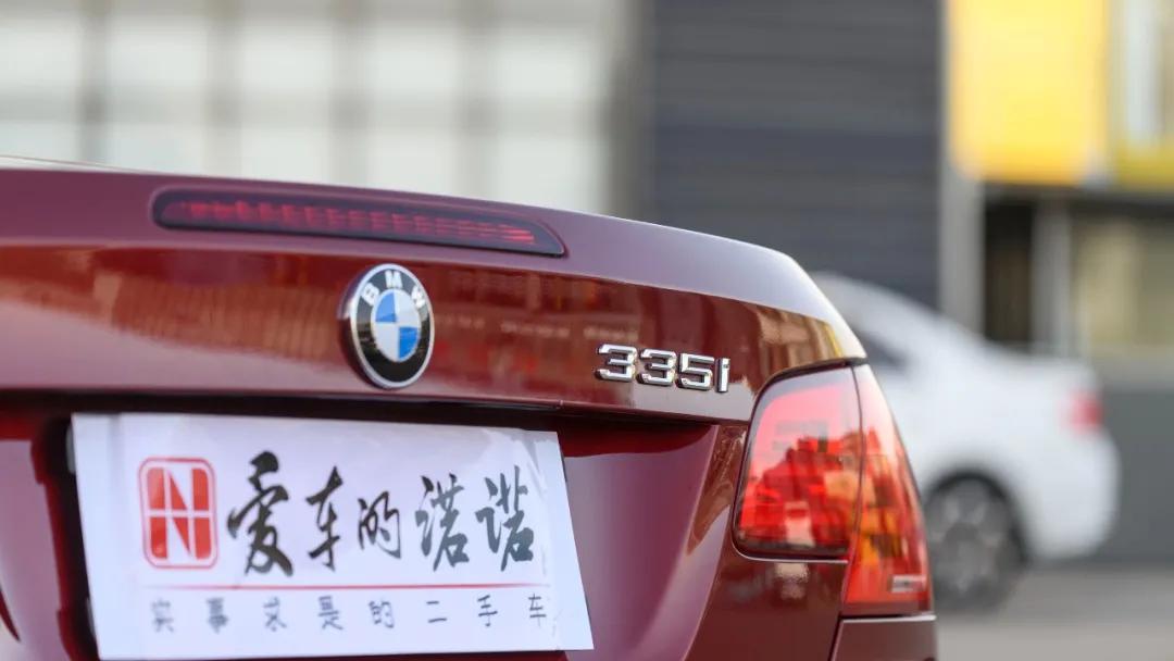 宝马335i硬顶敞篷落地多少,宝马335i二手还值得买吗