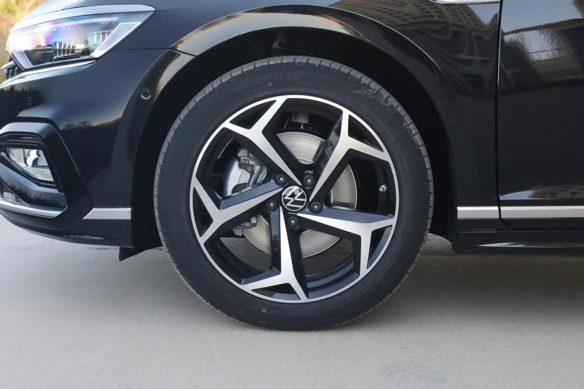 省油空间大好看的5万8万轿车推荐,手握15万买车这3款轿车首选