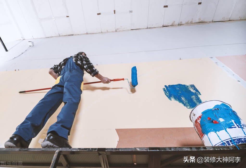 装修完房子业主不给钱可以起诉吗,装修完业主不给钱属于民事纠纷吗