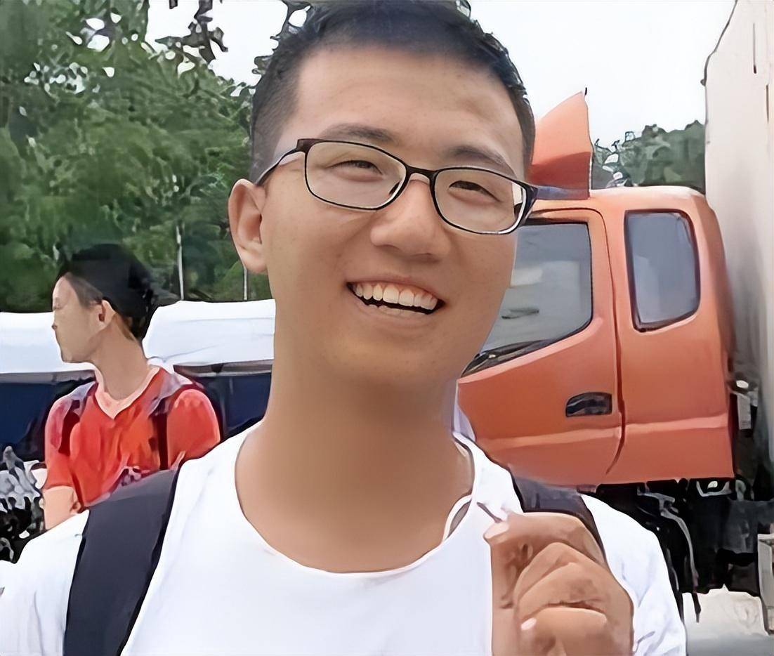 5年前,扬言“高考太简单,耽误我打工”的狂妄少年,现状如何?