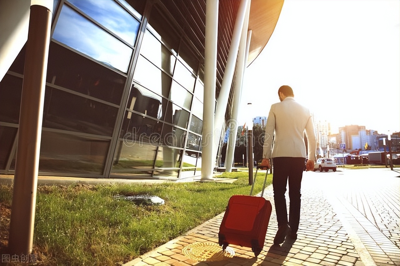 一份详细的旅行攻略,一份英语日程安排表