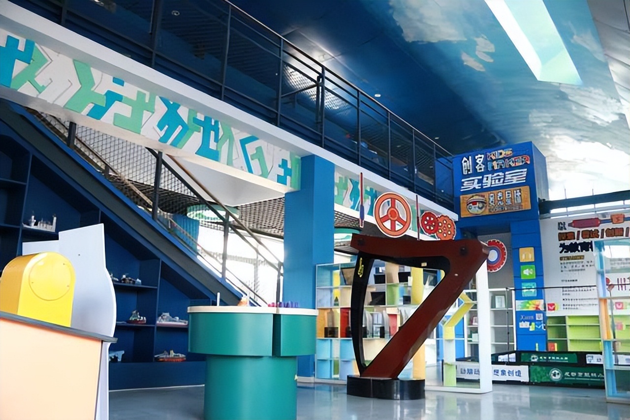 成都双林小学老师,双林小学历任校长