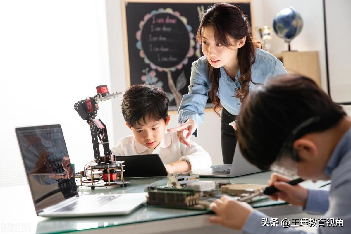 电子信息工程专业与通信工程专业,与电子信息工程技术相关的专业有