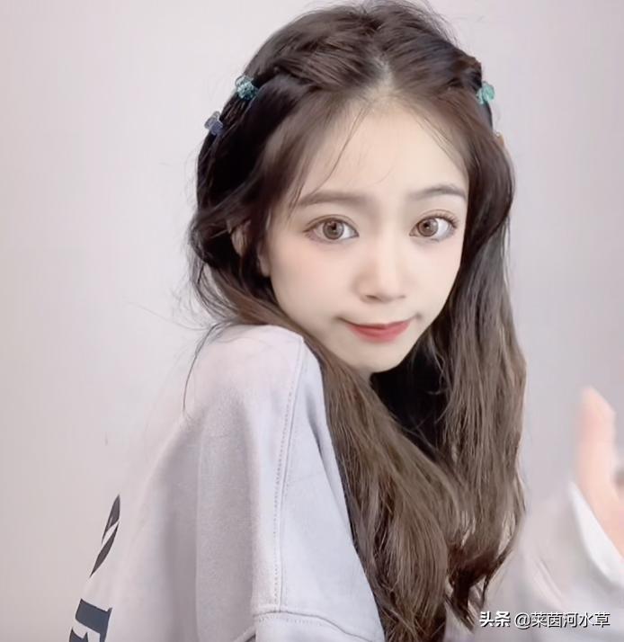 小孩齐刘海太短了怎么补救,小朋友齐刘海变八字刘海
