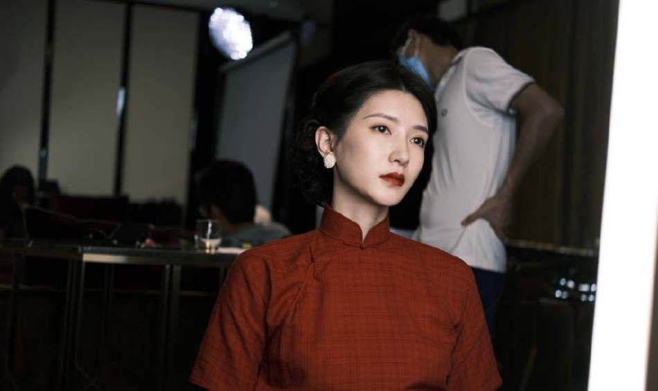 旗袍江疏影,江疏影旗袍照