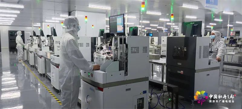 主要领导实地考察项目建设,县委书记带队观摩项目建设