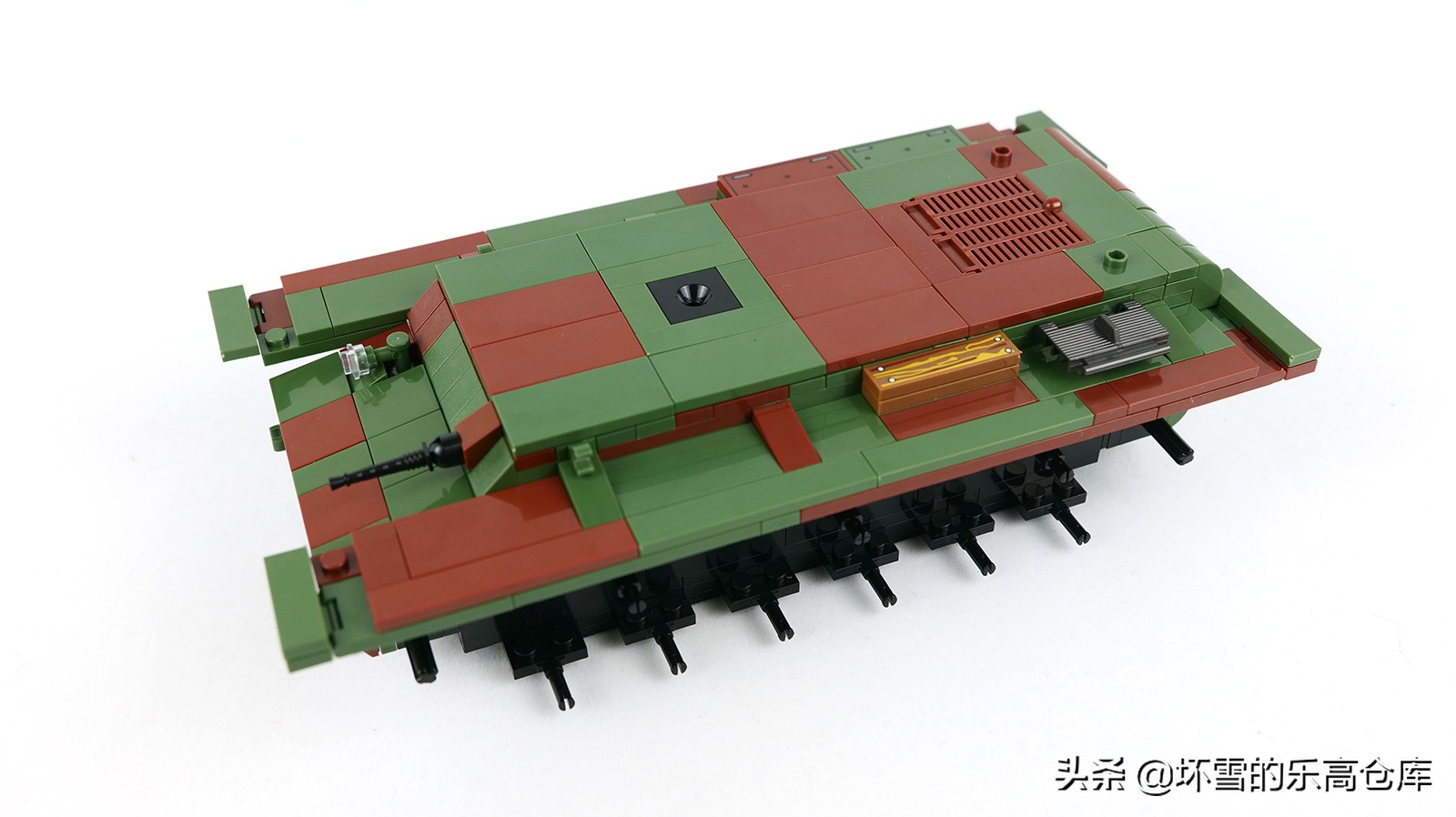 kv-2重型坦克木质拼装,kv1坦克到kv6坦克的进化史