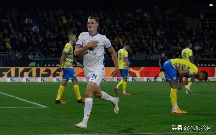 德乙帕德博恩比赛集锦,德乙帕德博恩vs柏林赫塔比赛集锦