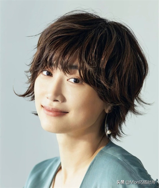 中年女性烫哪种发型最时尚,说说40多岁中年女性烫什么发型