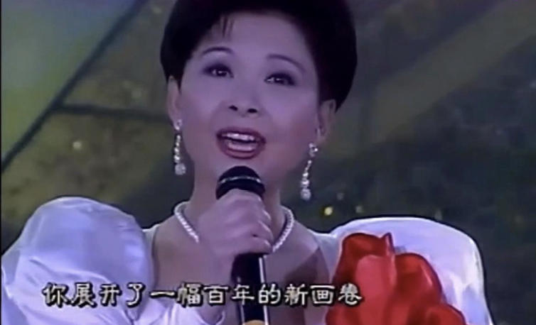 不婚、接廉价商演、走穴…一首歌唱一辈子的老牌歌星，现状各不同