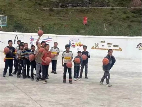 为中国足球梦想助力,为农村孩子筑梦爱心公益活动