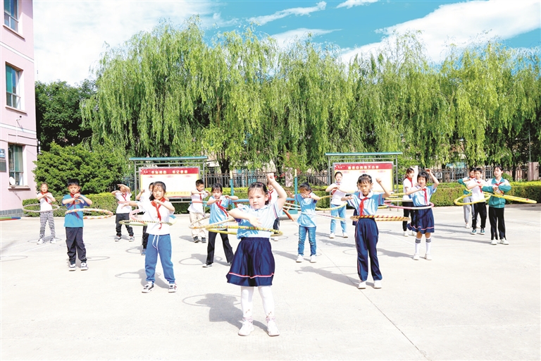 全国小学体育活力校园优秀案例,阳光体育让校园活起来