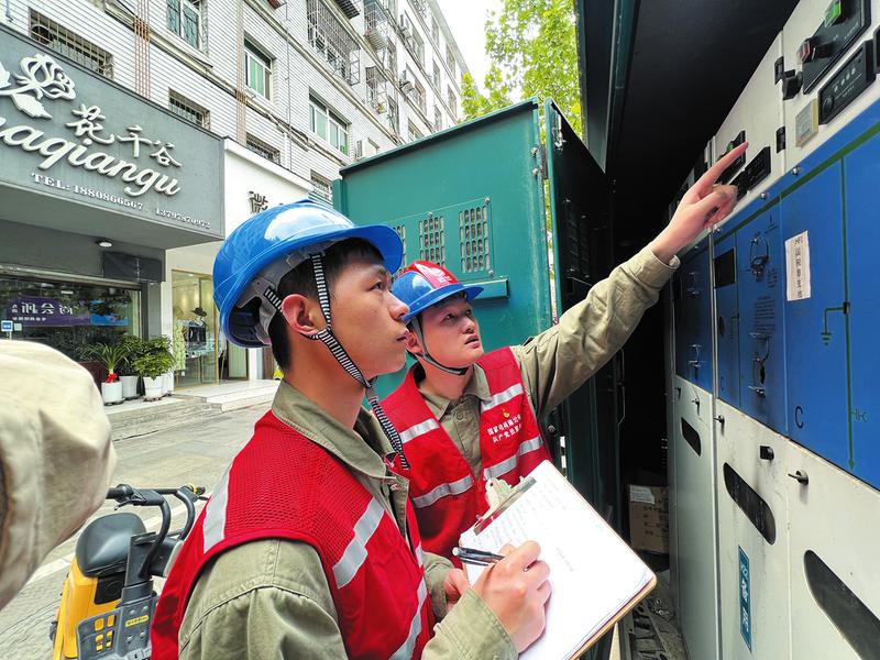 欢庆五一的诗句,欢庆五一的歌曲