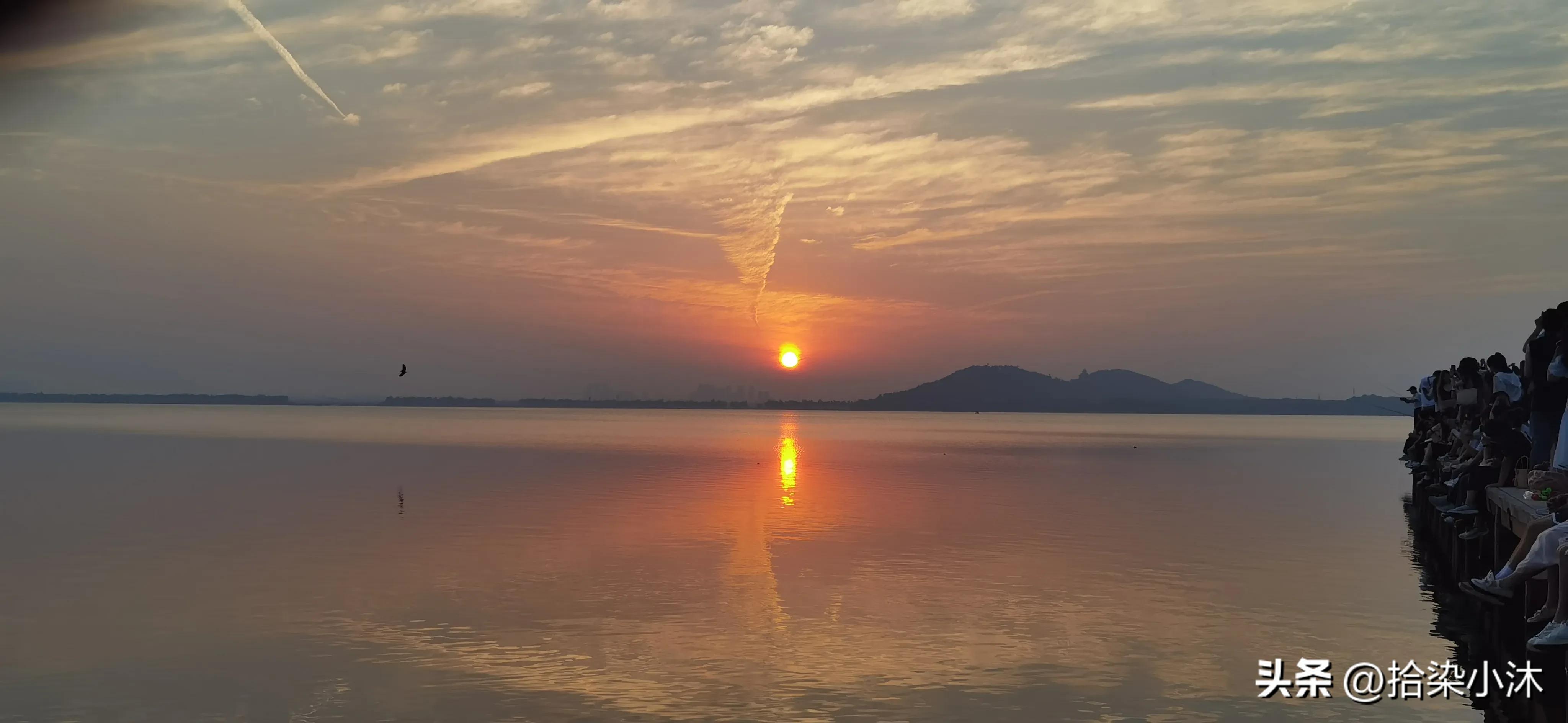 边上班边创业,该创业还是守着铁饭碗