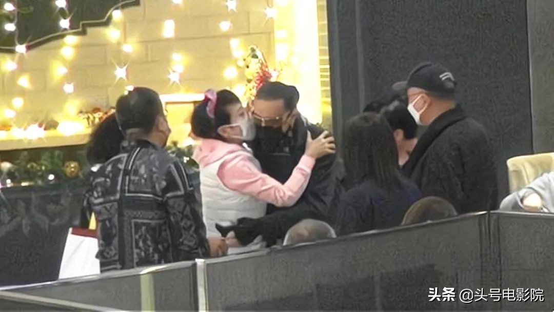 84岁谢贤与女友重燃爱火,谢贤84岁和初恋重温旧情