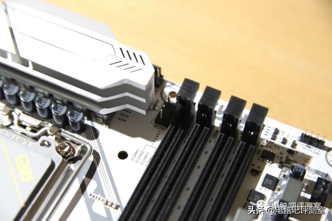 七彩虹b660m-hddeluxev20,七彩虹b660mgamingfrozen评测