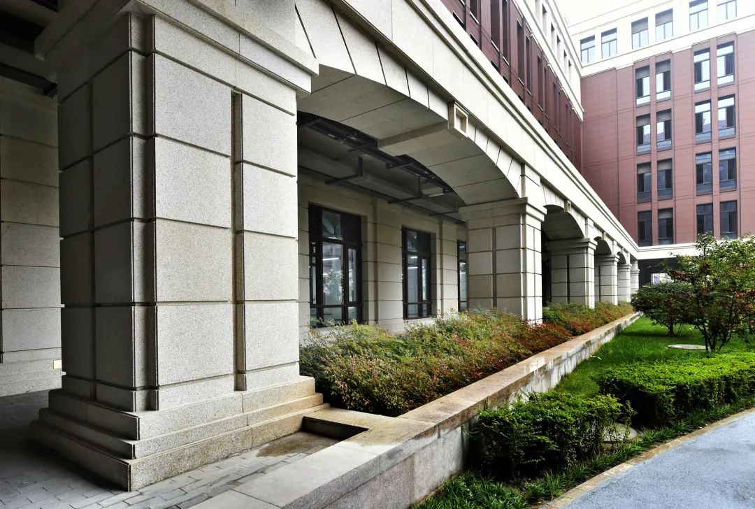 鲁班奖属于中国建筑的最高奖项吗,鲁班奖是中国建筑行业最高奖项