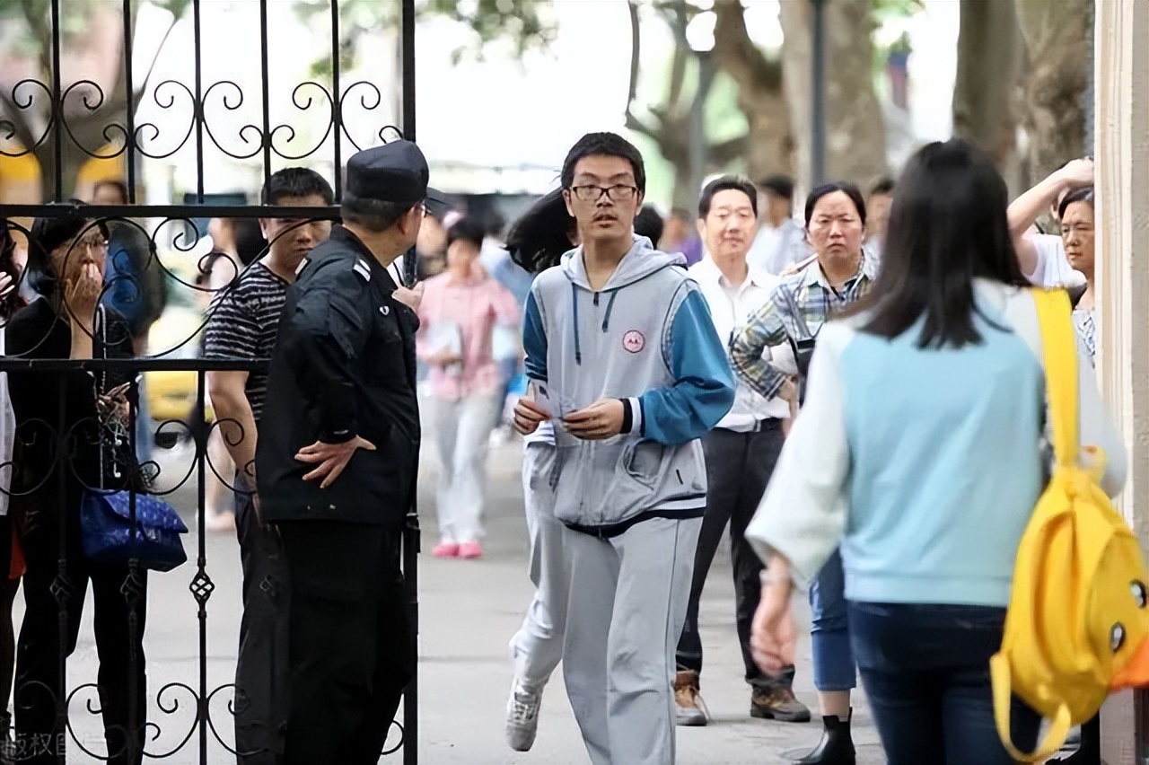 中专走单招好还是3+2大专好,中专升大专怎么报考单招