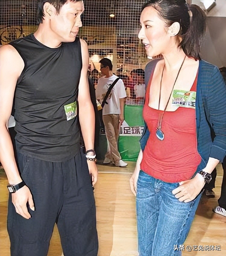 范志毅女儿妻子同框,范志毅女儿和他现任妻子