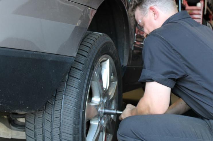 轮胎店该不该大投资,现在的轮胎店还赚钱吗