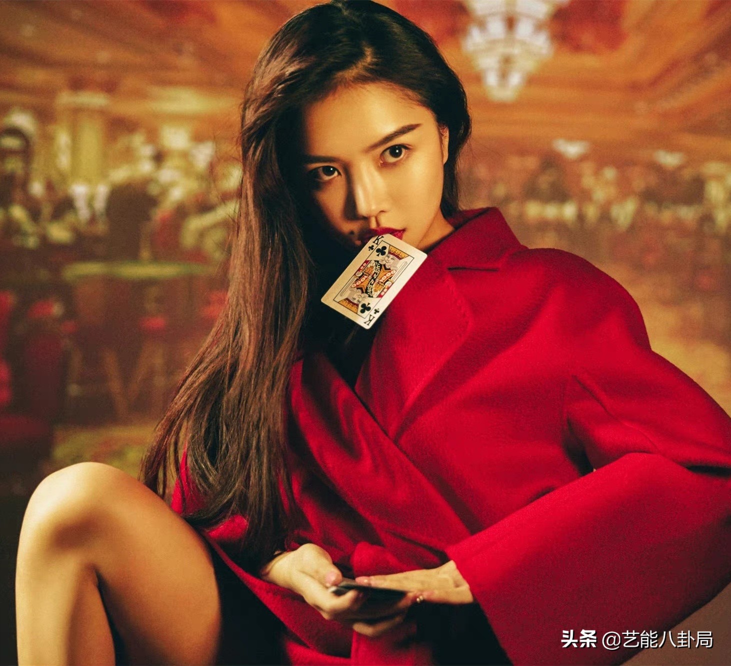 紧身衣、高筒袜，女星舞台造型杀疯了！穿高定唱跳，撩得人心痒痒