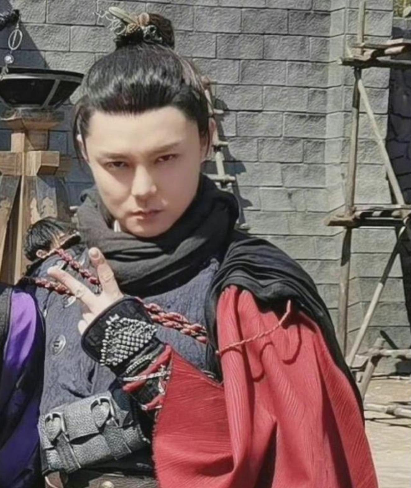 心慌、脱发、牙齿掉光，明星为瘦身花招百出，却被减肥后遗症折磨