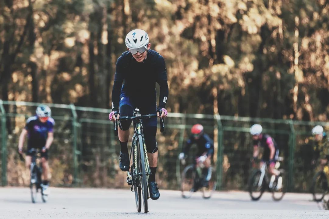骑车姿势不对会造成什么,正确骑车的姿势