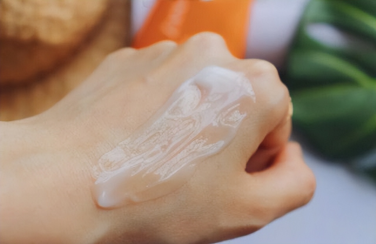 夏天有人一晒就黑,为什么有人一晒就黑有人越晒越白