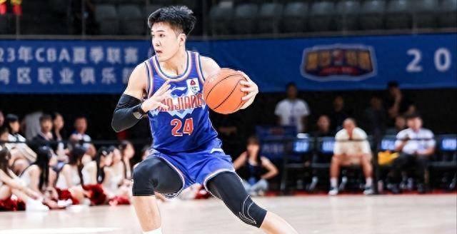 天津三分准，*疆新**抓反击坚决，裁判严抓掩护和手部动作