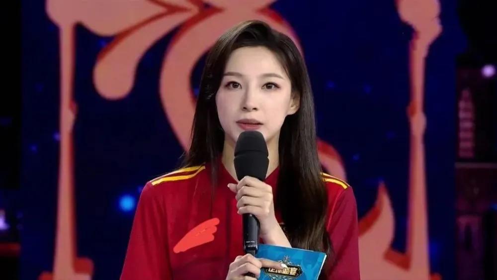 29岁的马凡舒为何能当上央视一姐,马凡舒央视女神