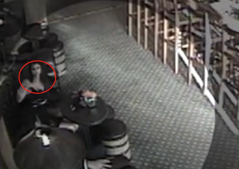 印度裔英国夫妻南非抢劫杀人案,南非女性被害事件原视频