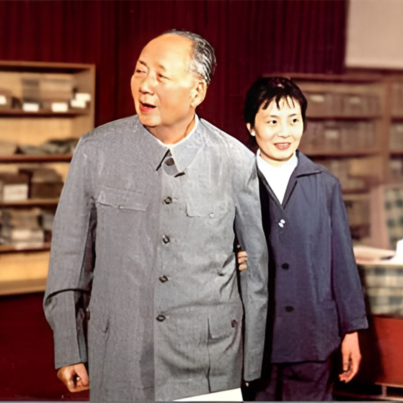 1976年毛主席逝世前,曾交代张玉凤:你要时常到我的坟上看望