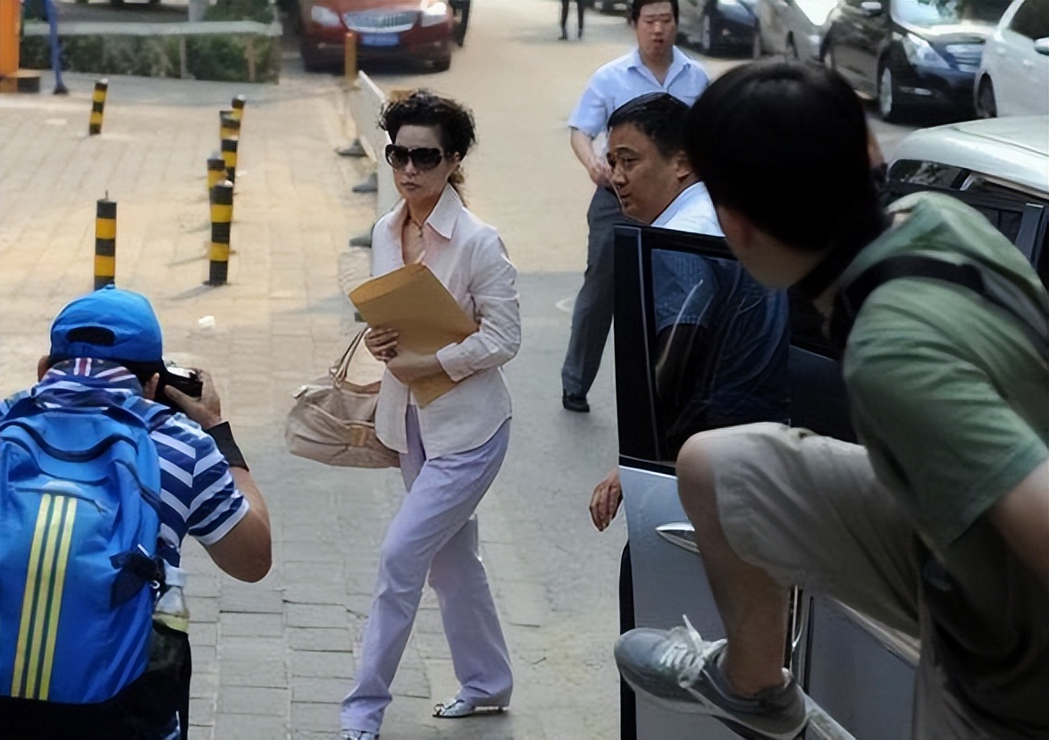 李双江的退休金每个月多少钱,李双江退休金到底有多少