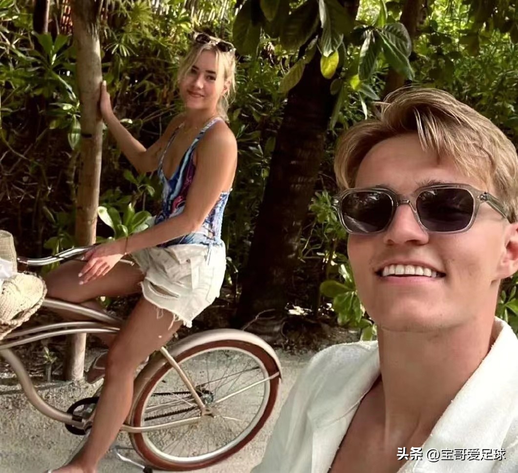 厄德高女友,厄德高与女友