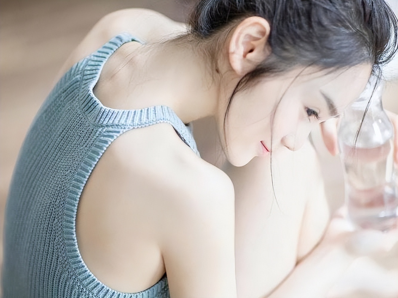 女人底下瘙痒是怎么回事,女人瘙痒难忍怎么回事