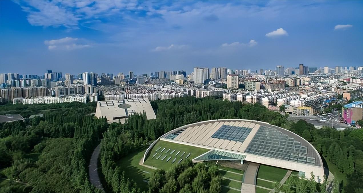 成都大熊猫繁育基地和卧龙哪个好,去成都大熊猫基地旅游攻略一日游