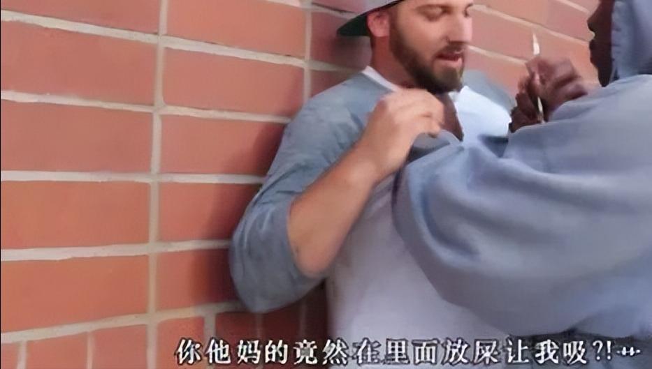 老外跟中国人要香烟,为什么外国人喜欢找中国人要小费