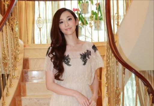 6年生4胎，被称为“富豪生育工具”，吴佩慈为何活成了笑话？