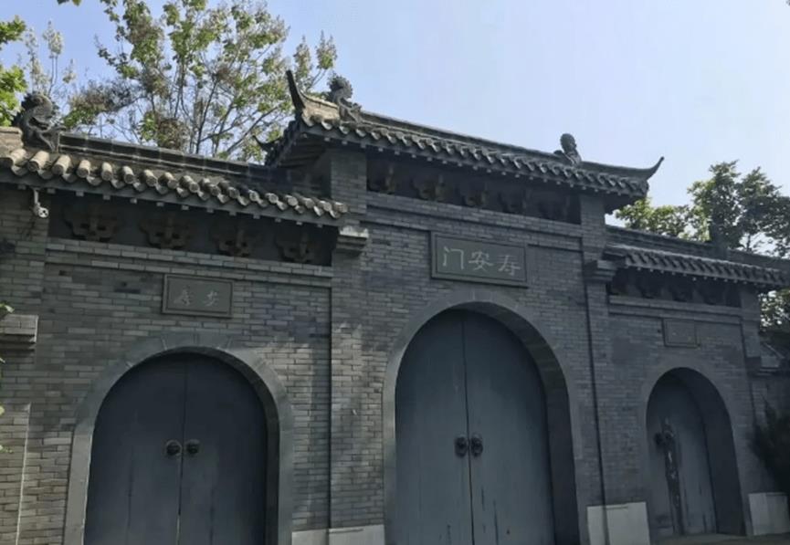 许家印的功德碑在什么地方,许家印村民守功德碑