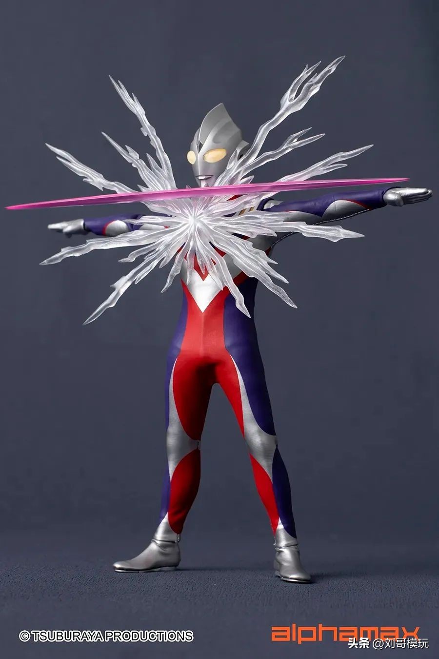 比真骨雕还好的迪迦奥特曼,alphamax迪迦vs真骨雕