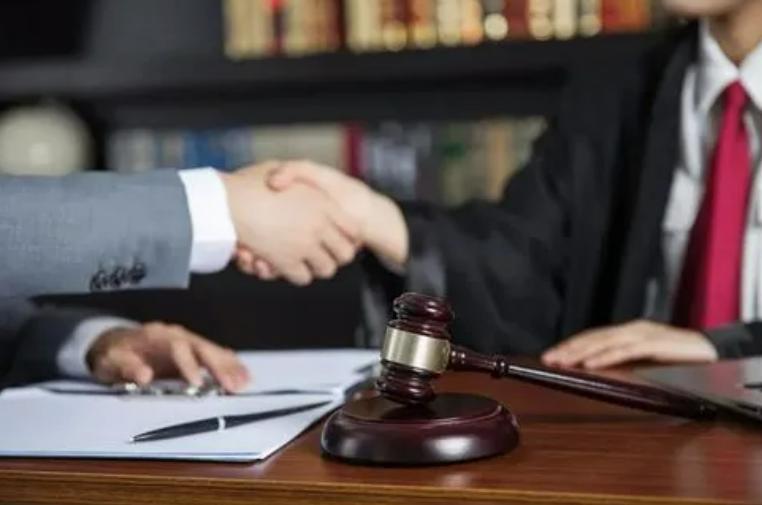 女生大学选什么专业前景比较好,女生学什么吃香的专业前景看好