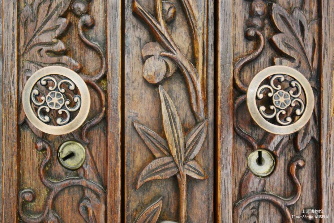 海上文脉看徐汇丨土山湾彩绘玻璃雕花橱柜回归始末