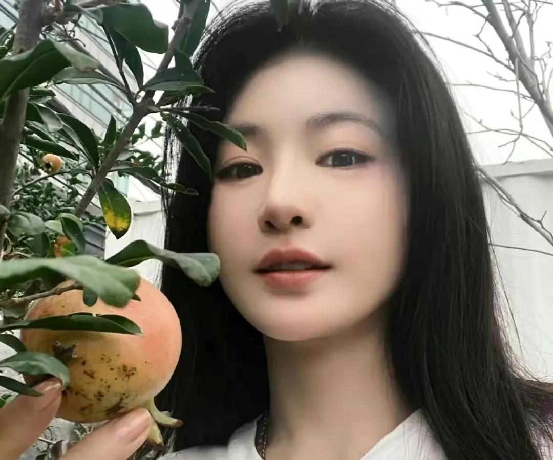 脸没恢复就别出来捞金，发面馒头、蜡像脸，求求你们放过观众吧！