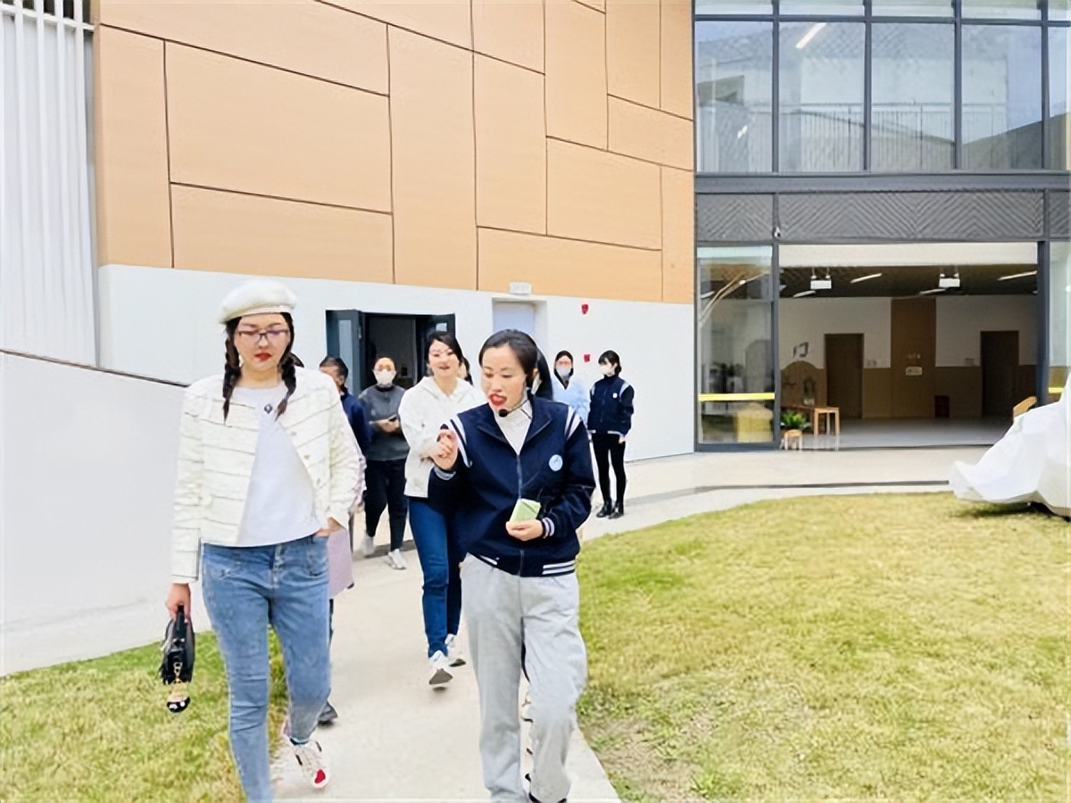 小学食堂开放日活动报道,学校食堂开放日活动报道