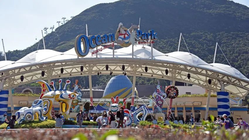 确诊数字持续回落，香港下周起要放宽这些社交距离措施......